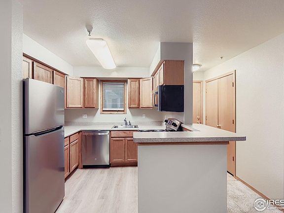 3rd image of 2990 Shadow Creek Dr #2990-304