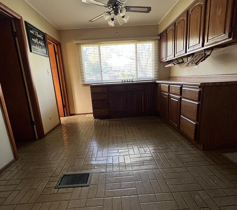 2nd image of 237 Cindy Ln
