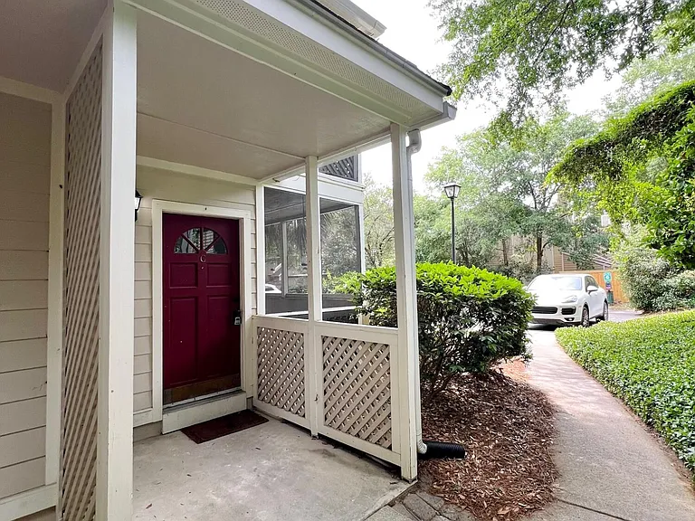352 Sandpiper Dr #G — Photo 4