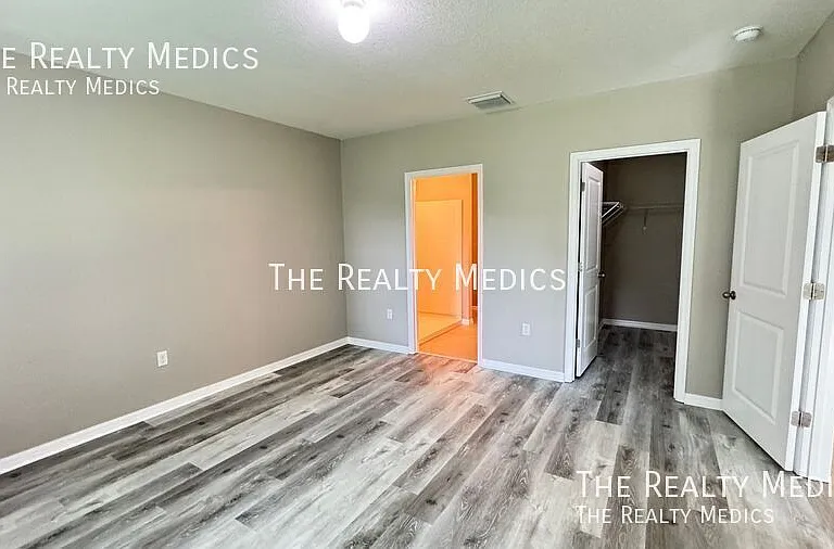 10906 Carlton Fields Dr — Photo 13