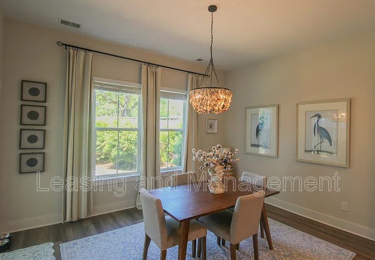 2352 Lantern St — Photo 11