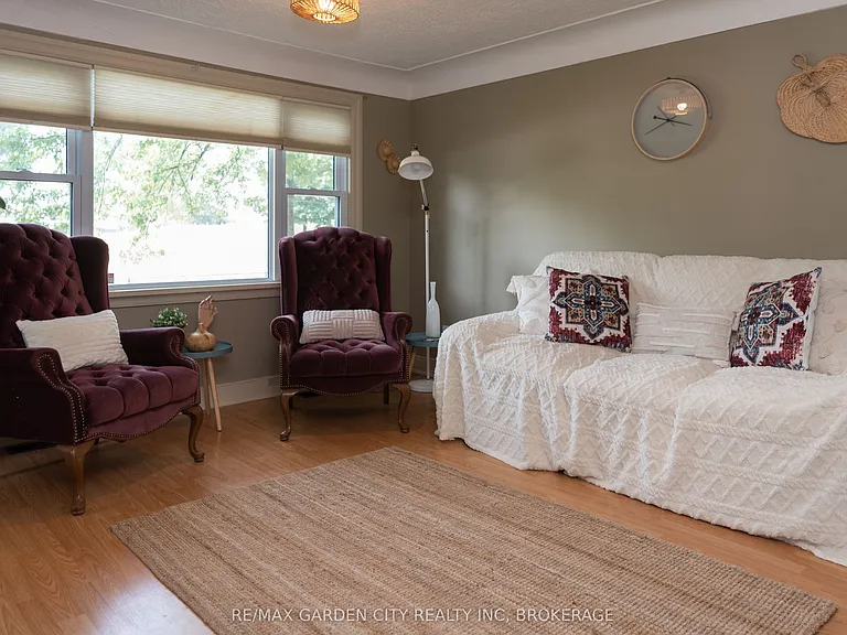 5853 McLeod Rd — Photo 6