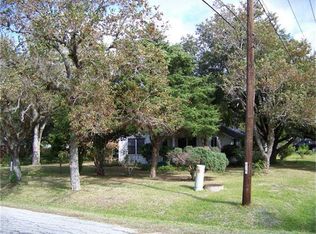 419 S 4th St, Beasley, TX 77417