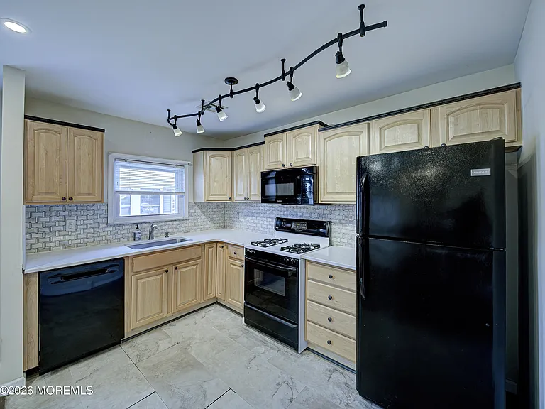 59 Guadeloupe Dr — Photo 11