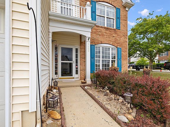 3rd image of 7400 Silver View Ln