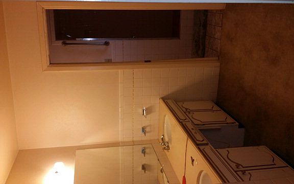 5th image of 983 E 17th St