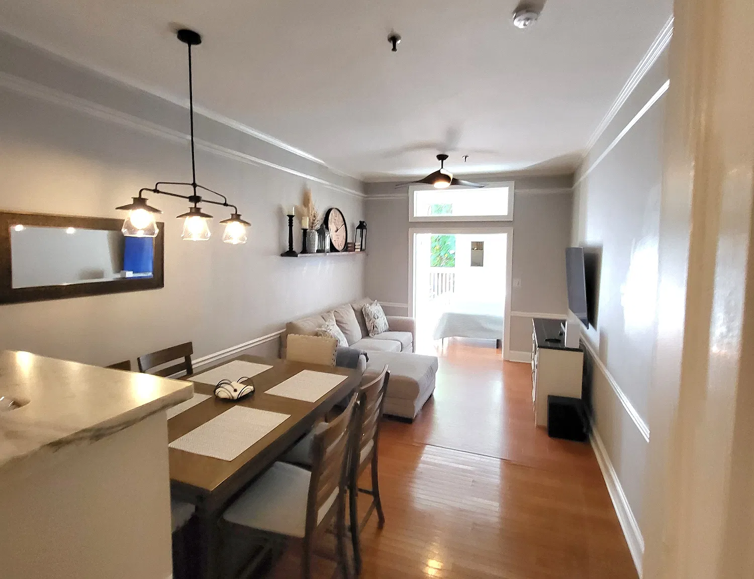 2 bed, 702 sqft, $4,200 — Photo 4
