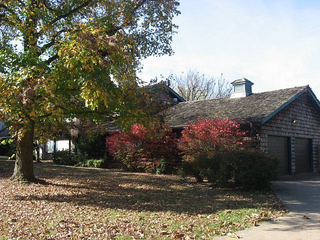 1st image of 709 N Carbon St