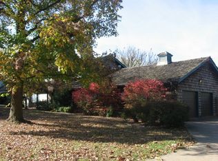 709 N Carbon St, Girard, KS 66743