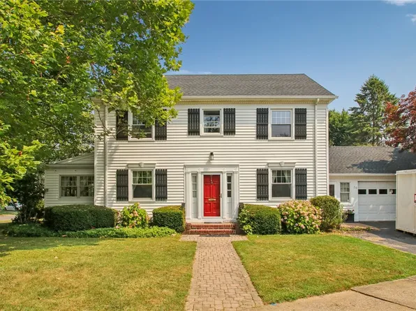 36 Laconia Pkwy, Rochester, NY 14618