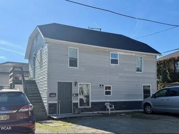 215 1/2 N Main St #A