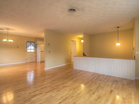 2nd image of 410 Clark Dr