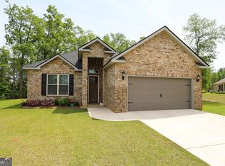 202 Silverside Dr, Perry, GA 31069