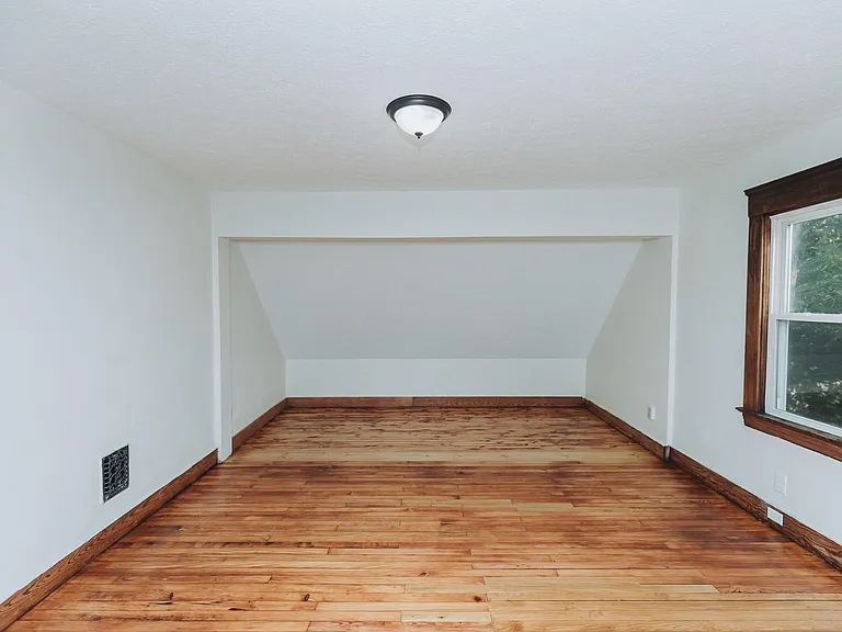 1437 Alameda Ave — Photo 6