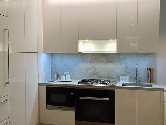 4th image of 15 W 61st St #5M
