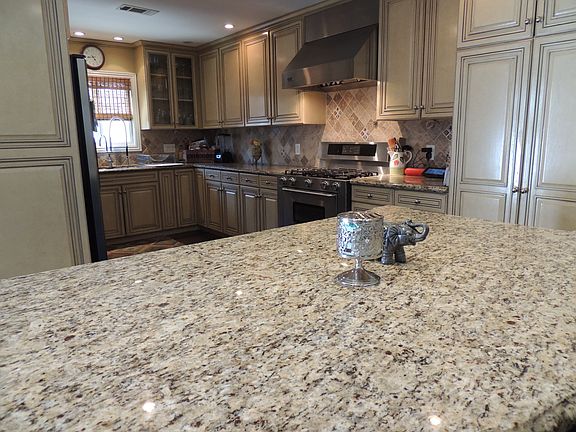 2nd image of 4744 Palo Verde Ave