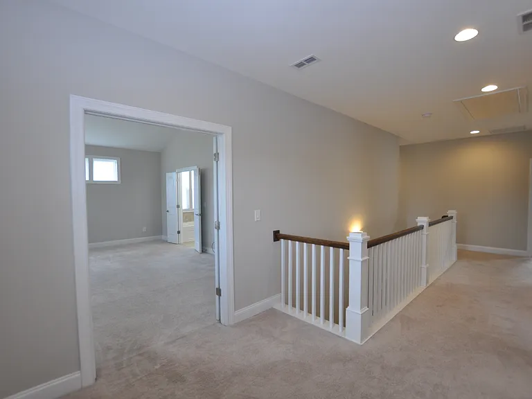 1004 Sterling Dr — Photo 20