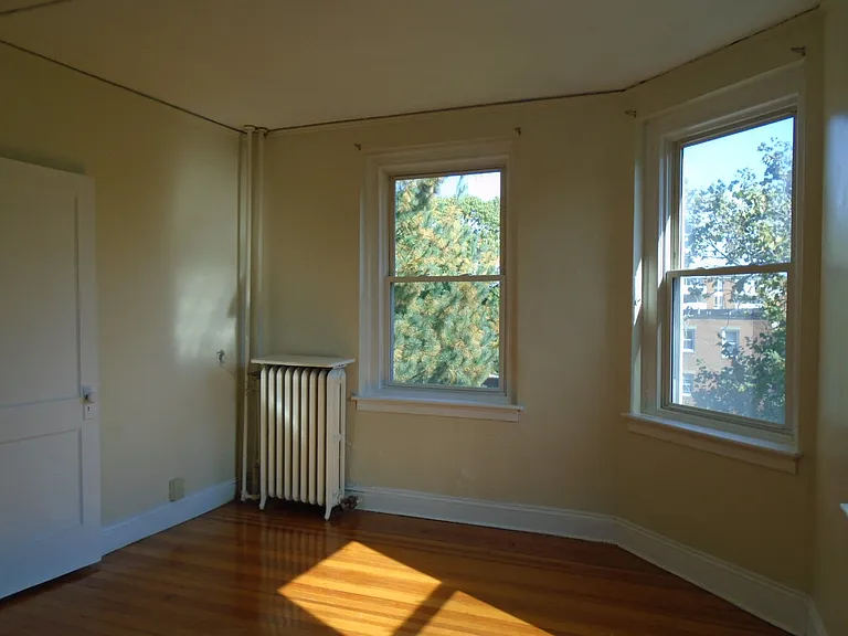 Craigie Cir — Photo 7