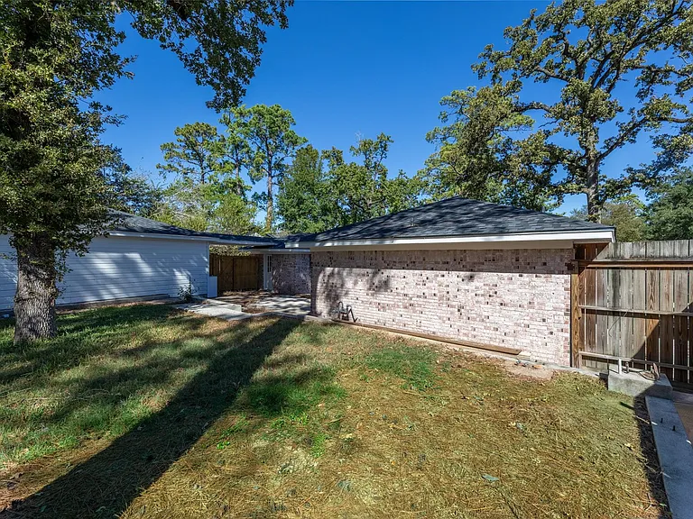 22019 Kenchester Dr — Photo 31