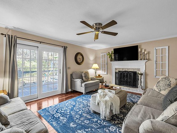 4th image of 2333 Chimney Hills Dr
