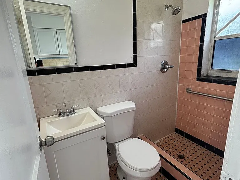 1935 NW Flagler Ter — Photo 3