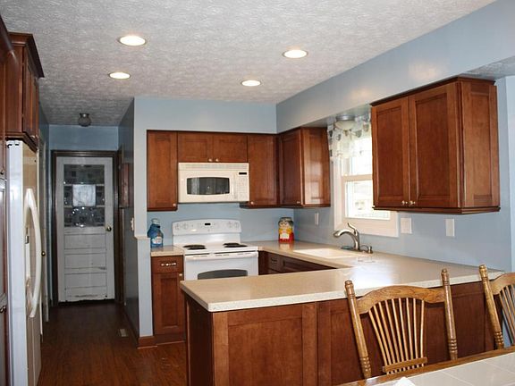 4th image of 1054 Autumn Meadows Dr