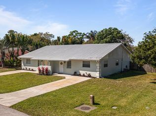 2488 NW Holiday Ct, Stuart, FL 34994