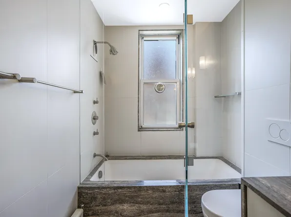 310 West 55th Street image 14 of 23