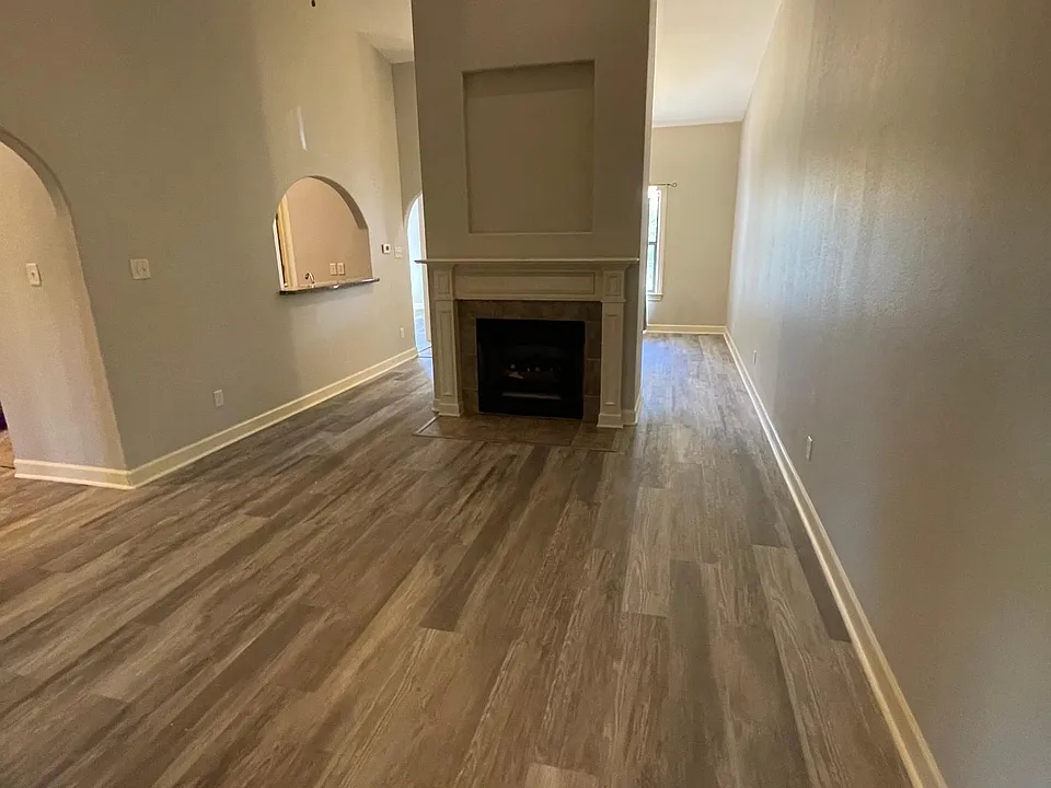 301 Kings Row Dr #606