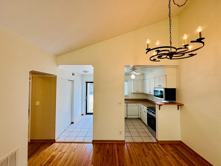 1900 Richard Jones Rd #G4 — Photo 3