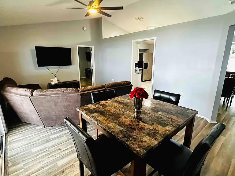 805 Mendoza Dr — Photo 7