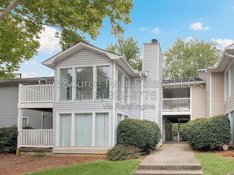 1410 Augusta Dr — Photo 4