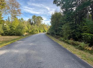 75 Surry Ln, Freeport, ME 04032