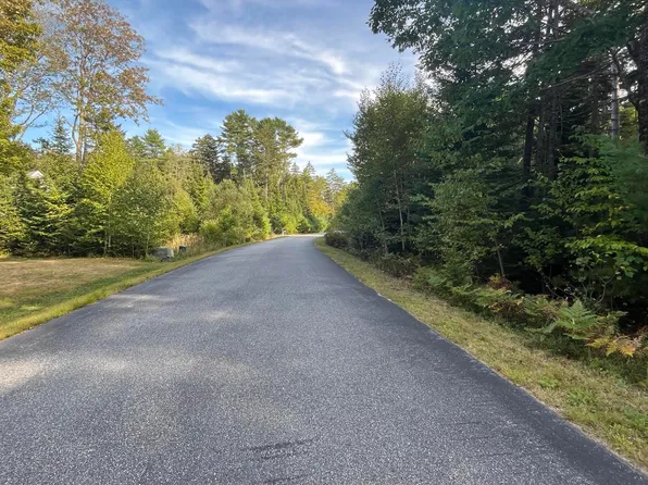 75 Surry Lane, Freeport, ME 04032