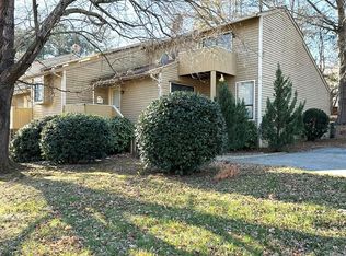 1017 N Center St NW, Hickory, NC 28601