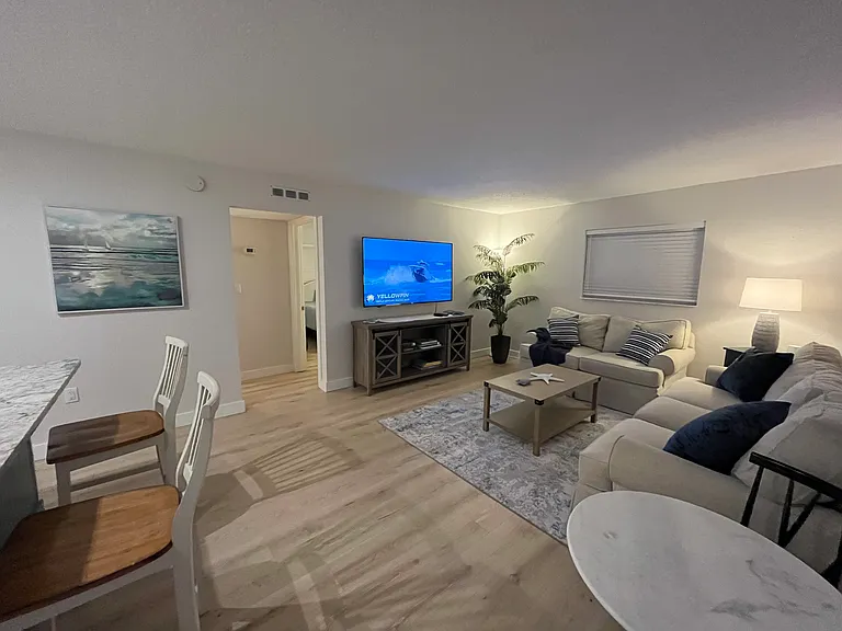 299 E Central Blvd #3 — Photo 17