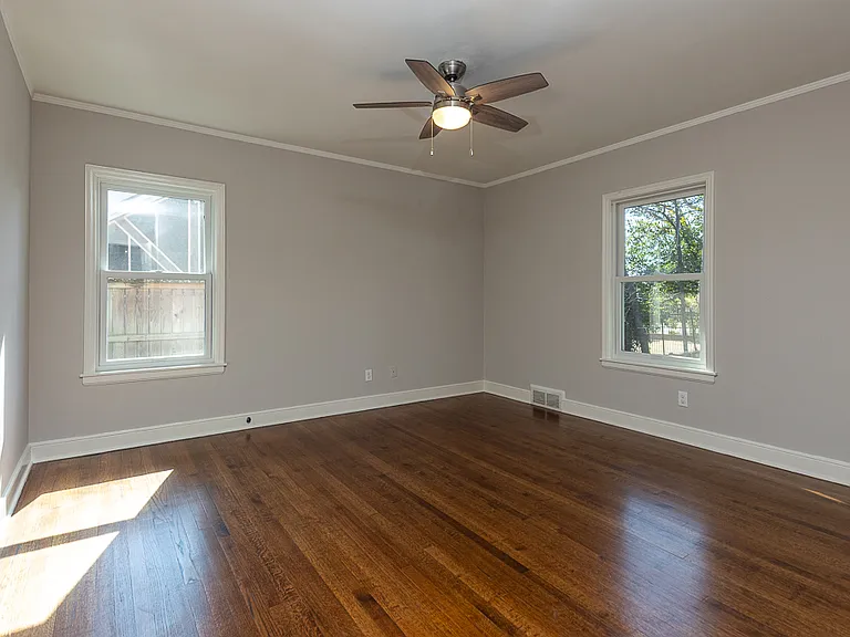 500 Colonial Rd — Photo 24