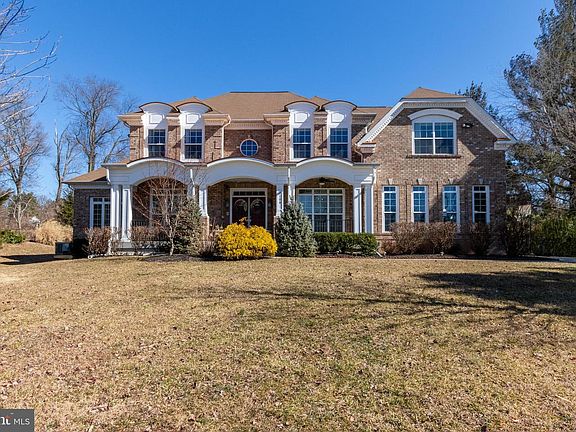 3rd image of 7106 Vellex Ln