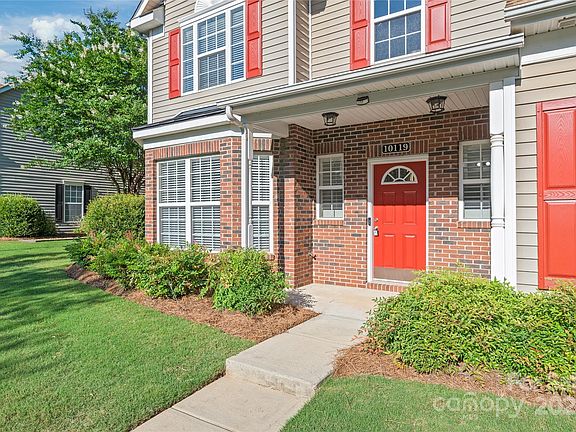 3rd image of 10119 Oxford Landing Ln