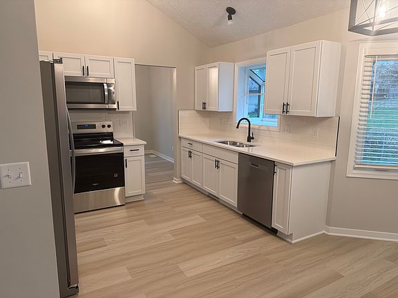 5th image of 10604 Jamestown Dr