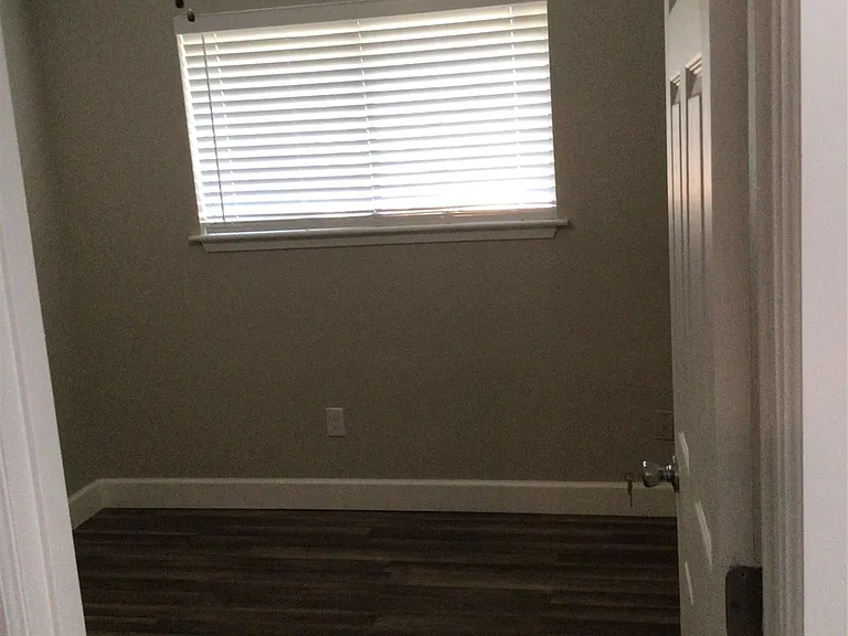 10531 Tilbrook Dr — Photo 15