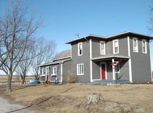 823 E 550th Rd, Lawrence, KS 66047