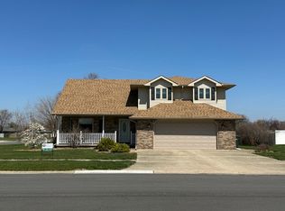 110 E Spring Rd, Coal City, IL 60416