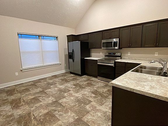 4th image of 2800 Valley Farms Dr