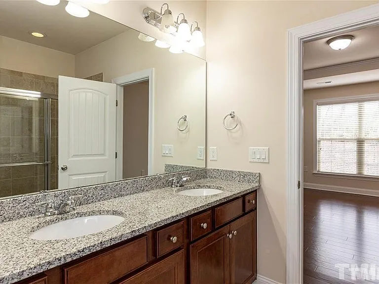 407 Daylin Dr — Photo 14