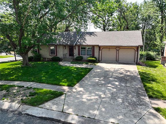 3rd image of 9701 W 89th Ter