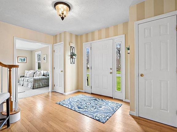 2nd image of 23 Howe St