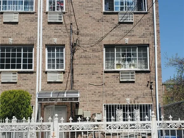 725 E 216th Street, Bronx, NY 10467