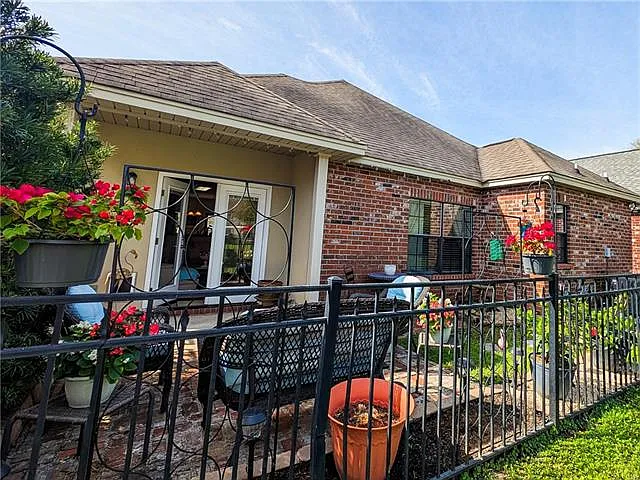 154 Gallier Ct — Photo 35