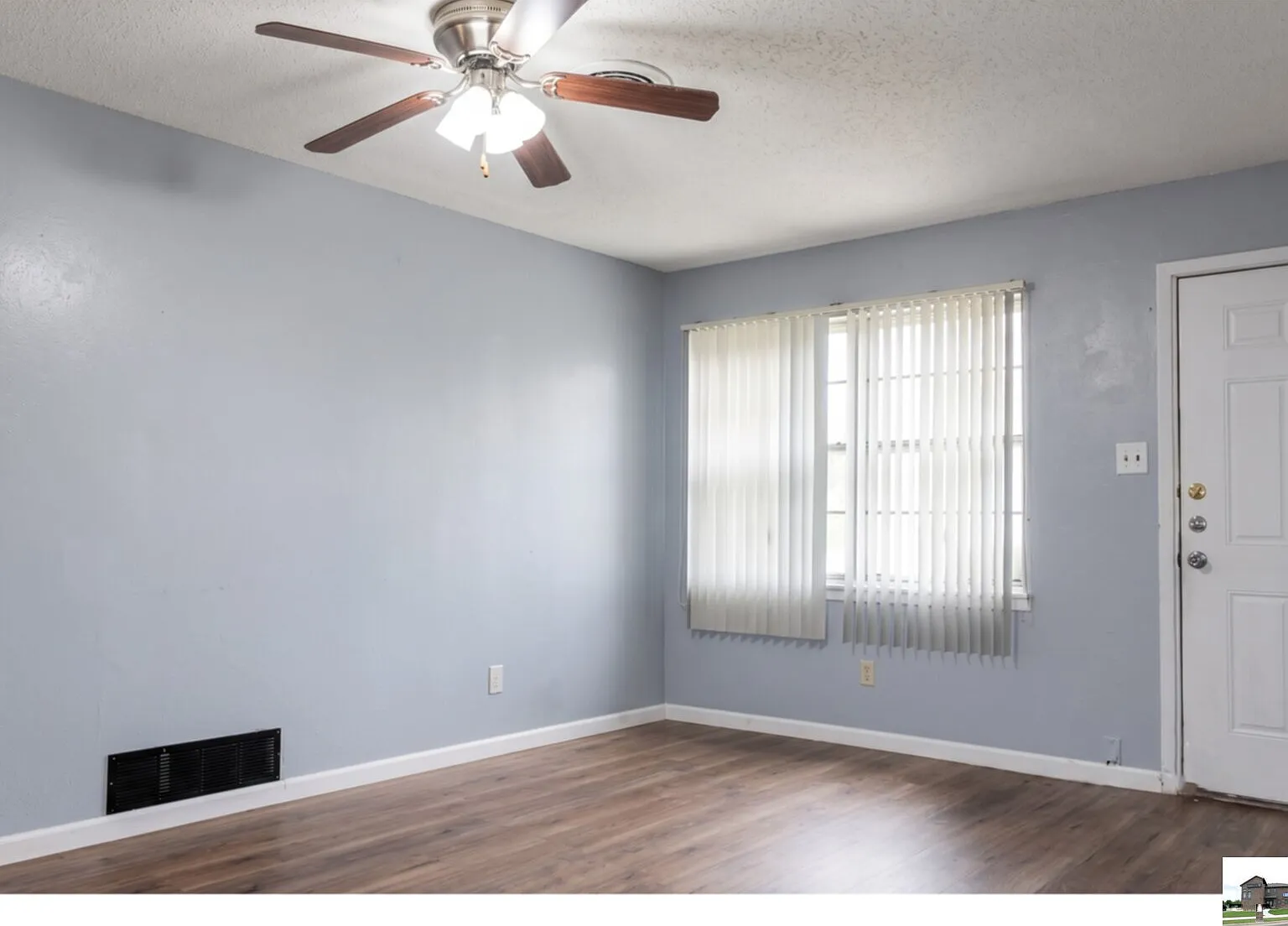 4 bed, 2.0 bath, 1220 sqft, $1,200 — Photo 3